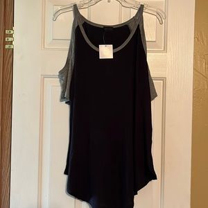 NWT Shiela Rose Zoey cold shoulder blouse.  Black & Heather Gray.